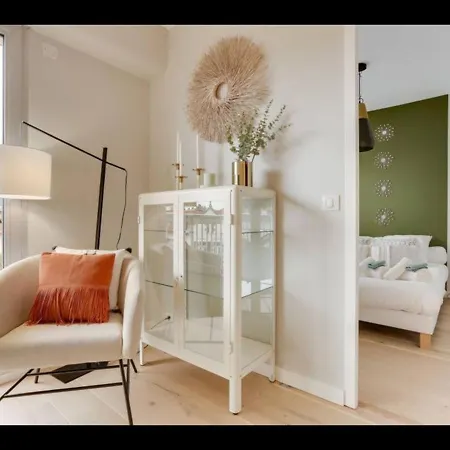 Centre Superb Cosy *